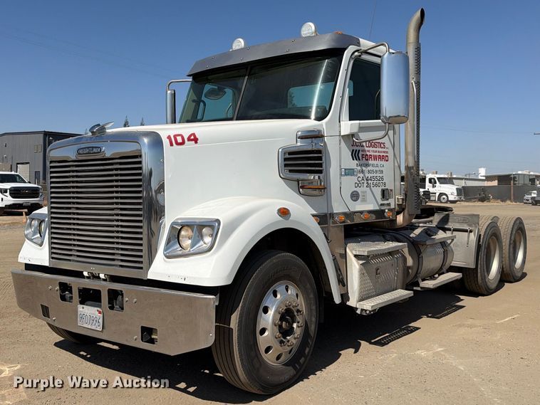 2013 Freightliner Coronado semi truck - EP3061