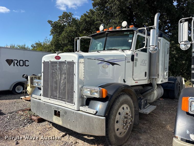 2005 Peterbilt 378 semi truck - ES8294