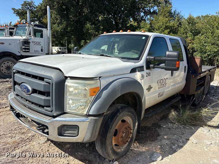 2014 Ford F550 Crew Cab flatbed truck - ES8296