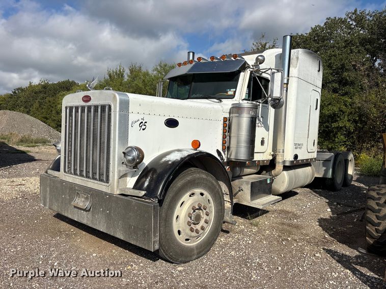 1995 Peterbilt 379 semi truck - ES8297