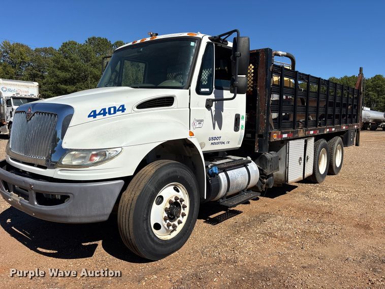 2016 International MF035 flatbed truck - ES8311