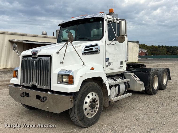 2020 Western Star 4700 semi truck - ET8689
