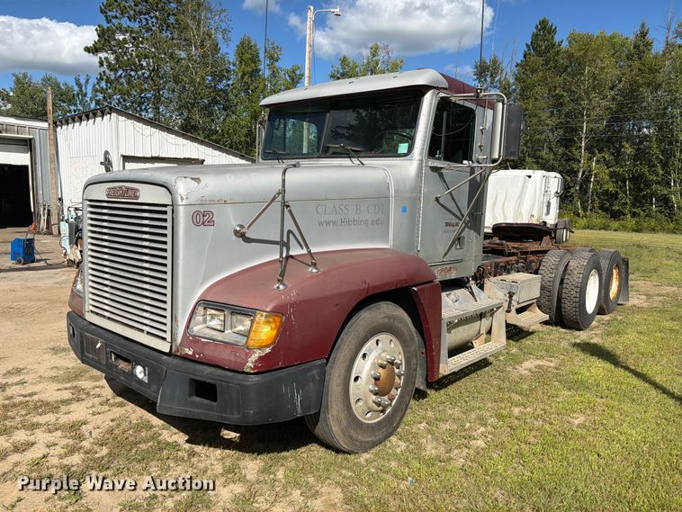 1995 Freightliner USF-1E semi truck - EU0891