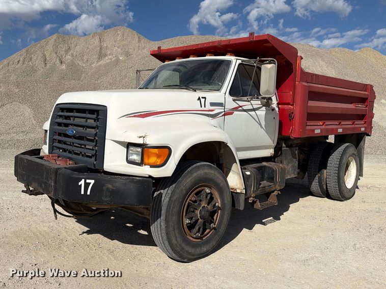 1995 Ford F800 dump truck - EX1054