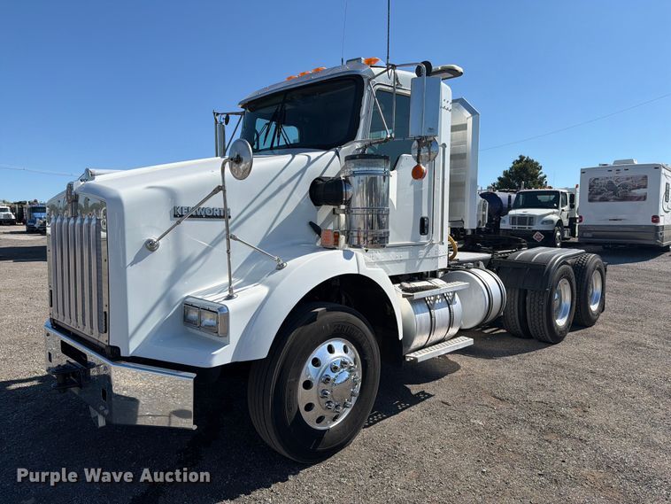 2017 Kenworth T800 glider kit semi truck - FB5118