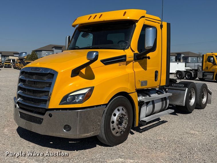 2023 Freightliner Cascadia 126 semi truck - FC4494