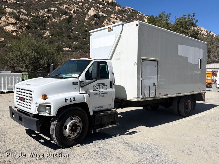 2005 GMC C7500 paper shredder truck - FI2073