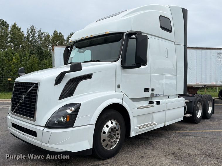 2017 Volvo VNL semi truck - FJ2017