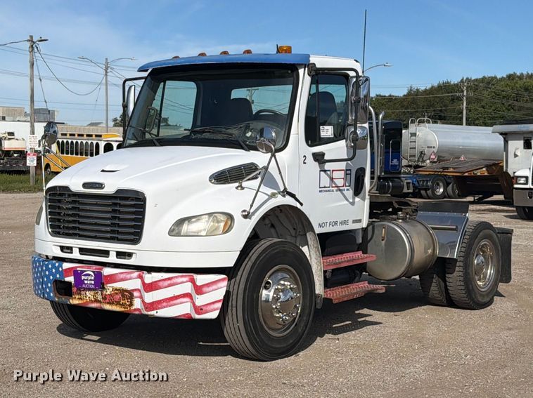 2006 Freightliner Business Class M2 semi truck - FK4181