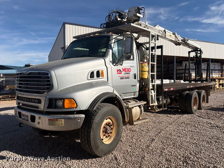 2006 Sterling Truck L9500 Series flatbed truck - FM7721