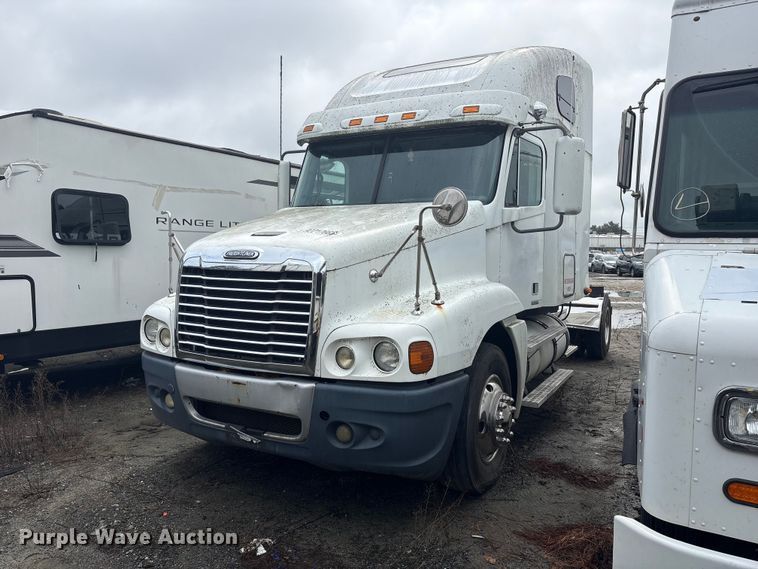 2010 Freightliner CST120 semi truck - YA1513
