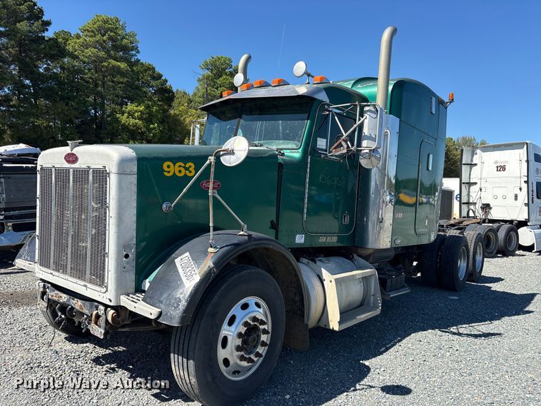 2007 Peterbilt 379 truck cab and chassis - YA2953