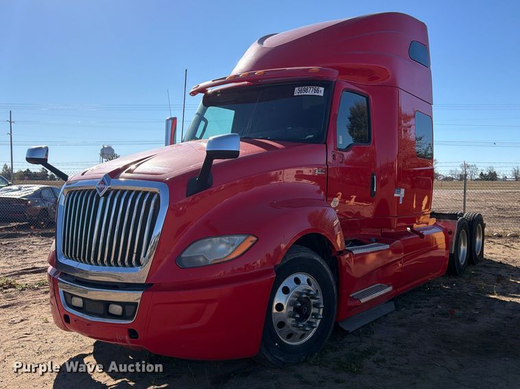 2018 International LT625 semi truck - YA3837