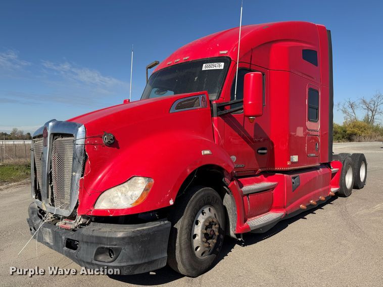 2017 Kenworth T680 semi truck - YA4815