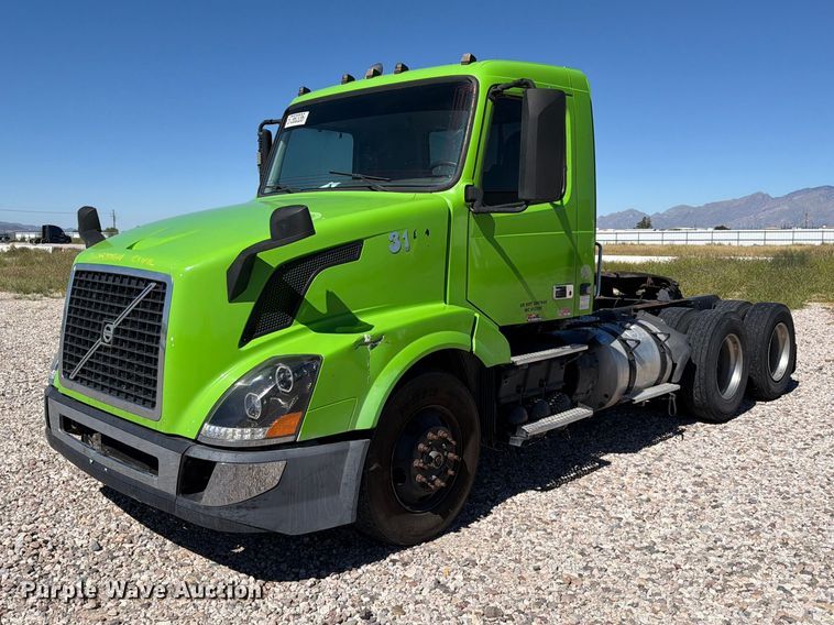 2017 Volvo VNL semi truck - YA4920