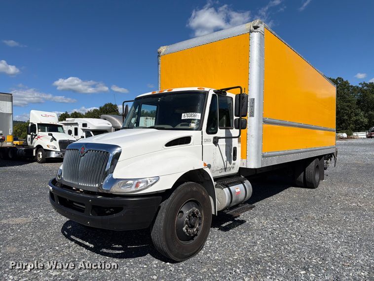 2019 International DuraStar 4300 box truck - YA4979