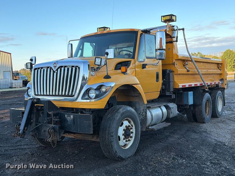 2014 International 7500 dump truck - DZ4948