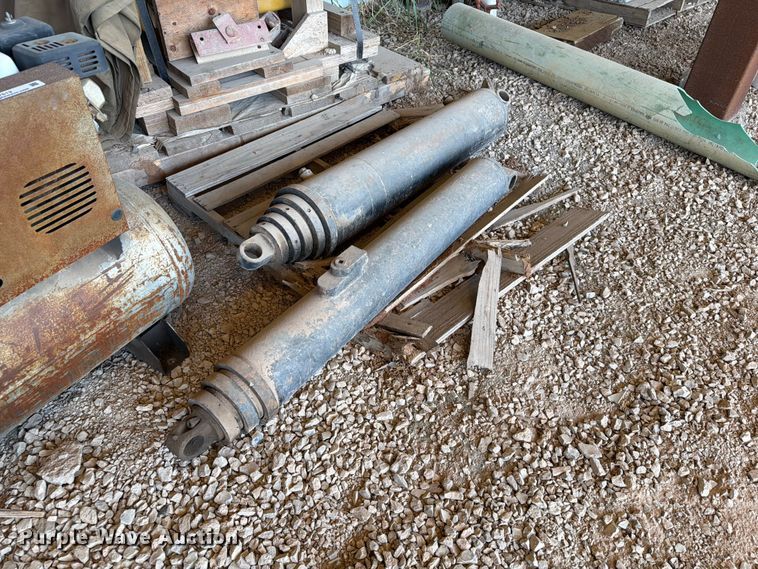 (5) dump truck lift cylinders - EW7498