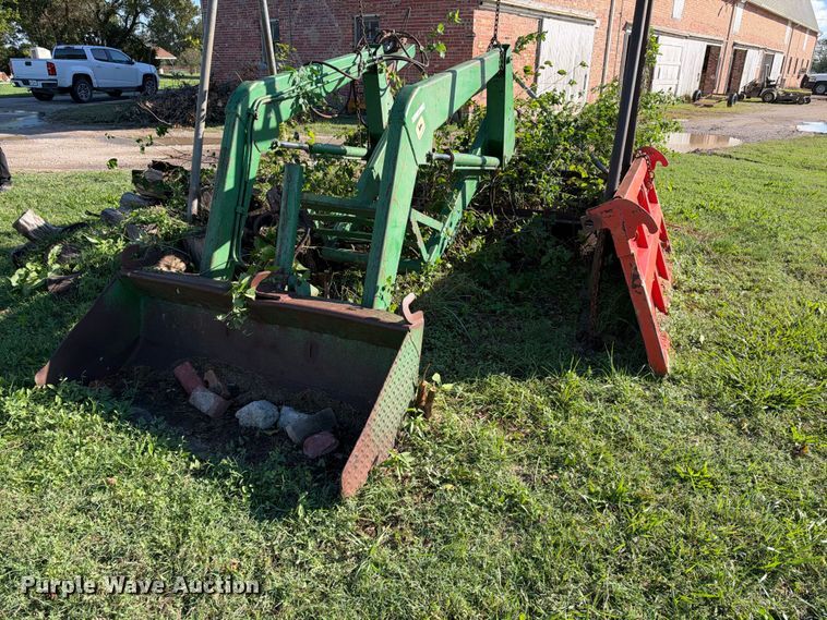 John Deere loader - EX2469