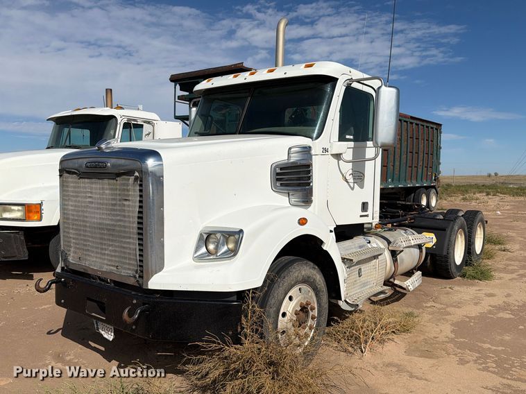 2013 Freightliner Coronado semi truck - FC0045
