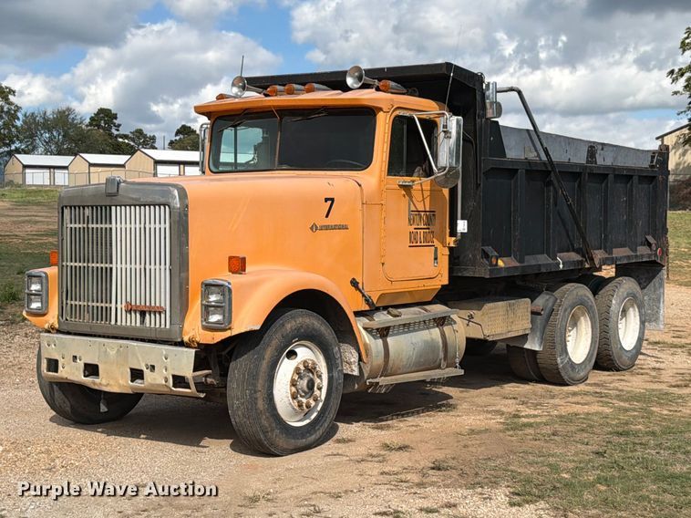 1989 International 9300 dump truck - FG0798