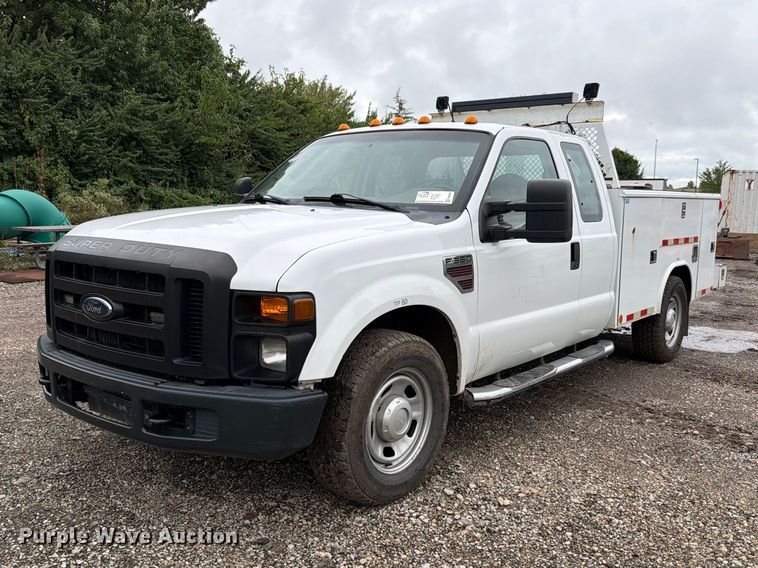 2010 Ford F350 Super Duty XL Ext. Cab utility bed pickup truck - FH6364