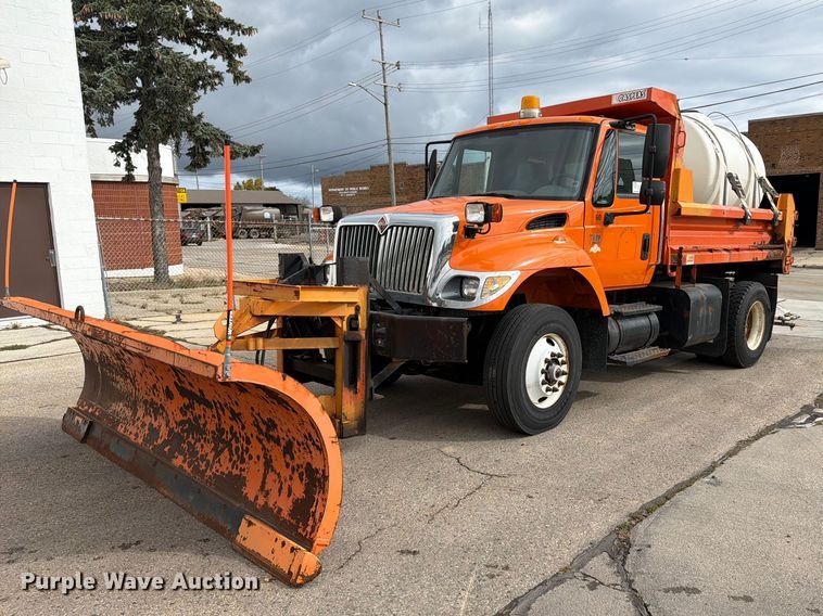 2006 International SA525 dump truck - FJ2045