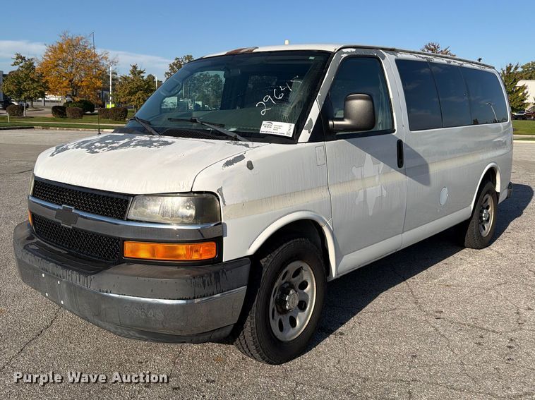 2009 Chevrolet Express 1500 van - FK2180