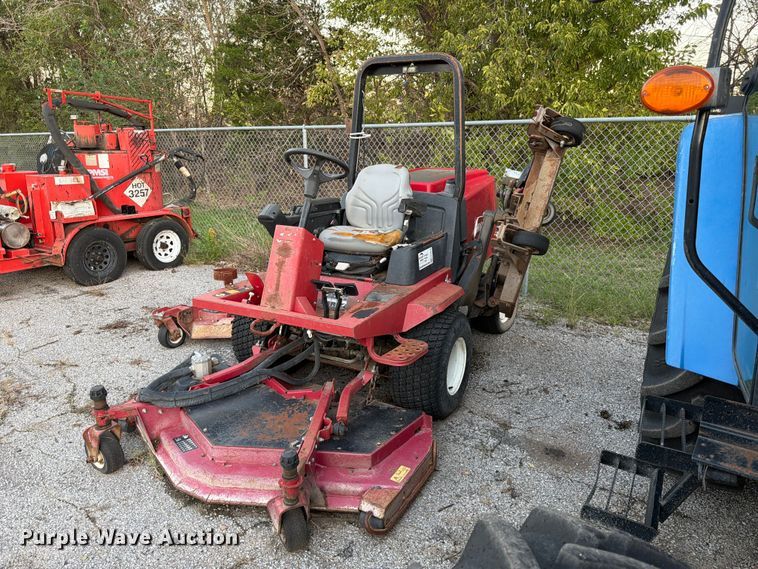 2010 Toro 4000-D lawn mower - FK3879