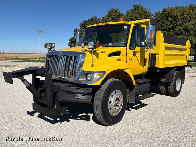 2006 International 7400 dump truck - FK4201