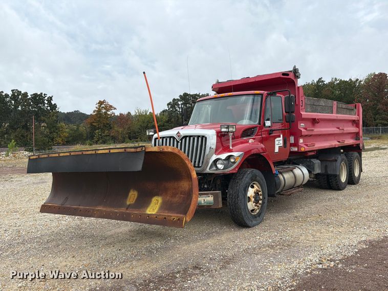 2018 International 7500 dump truck - FM6548