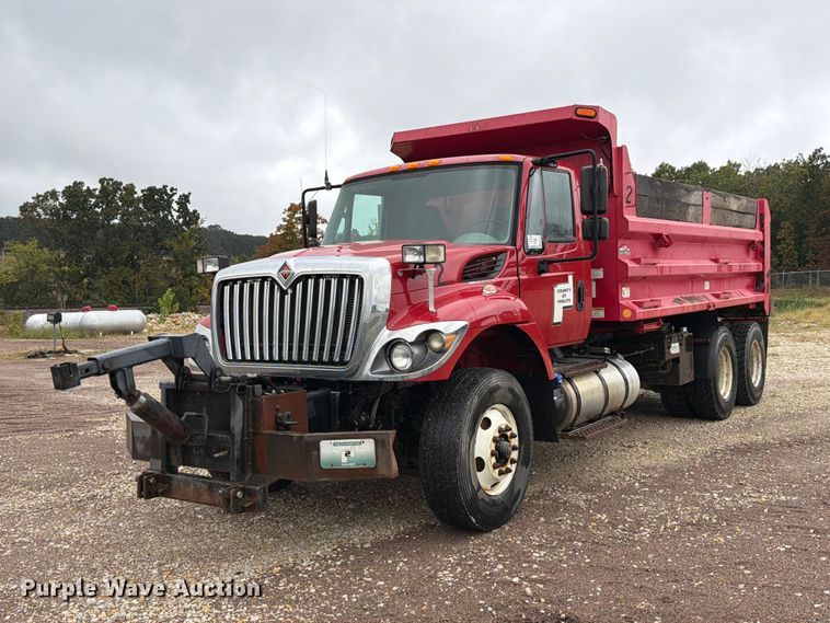 2018 International 7500 dump truck - FM6549