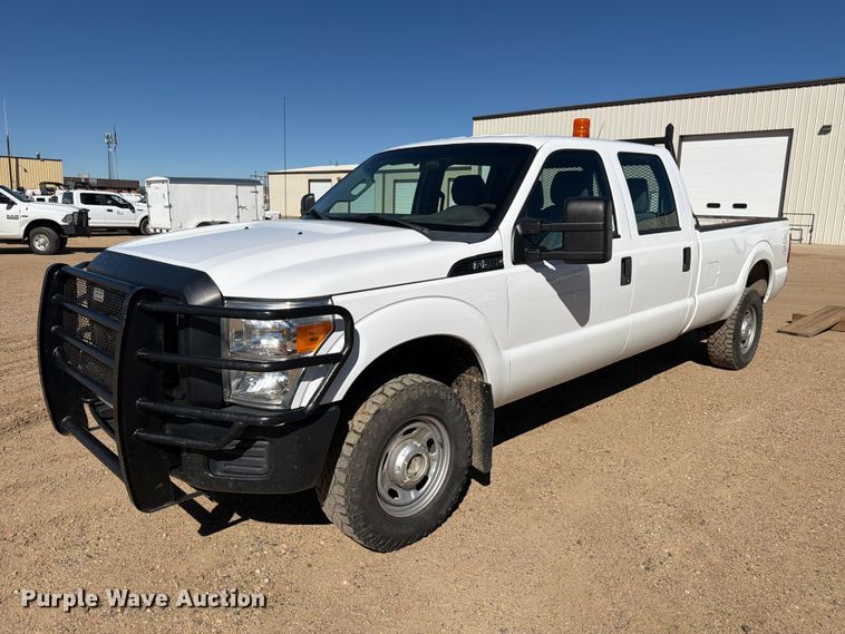2011 Ford F350 Super Duty Crew Cab pickup truck - FM7714