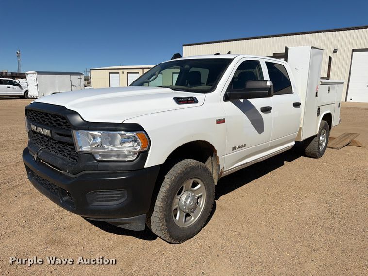 2020 RAM 3500 Crew Cab utility bed pickup truck - FM7718