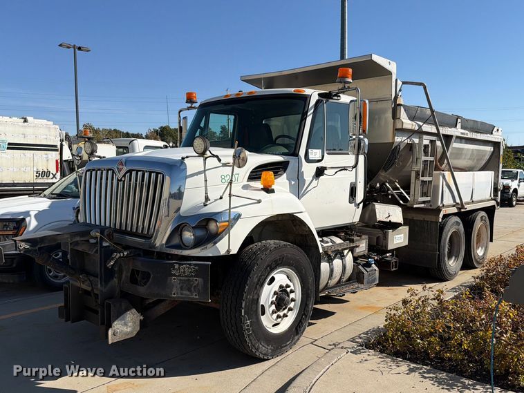 2016 International 7400 dump truck - FN5923