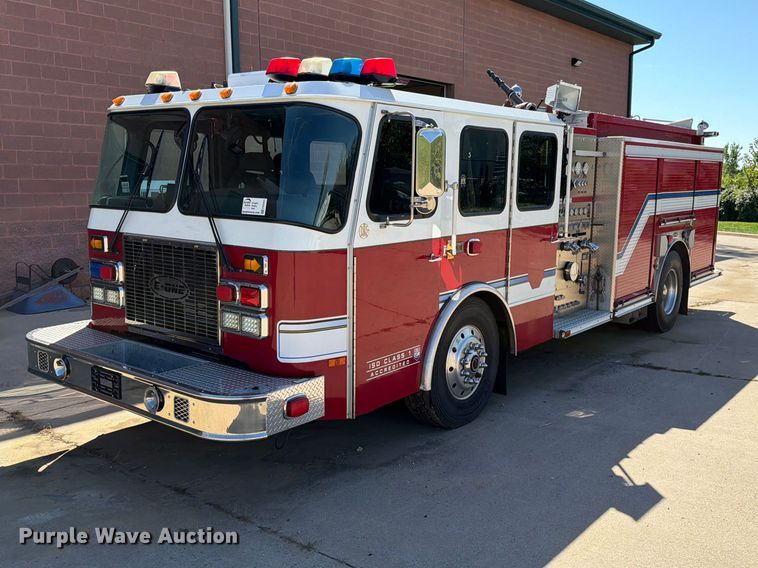2003 E-One pumper fire truck - FN5924