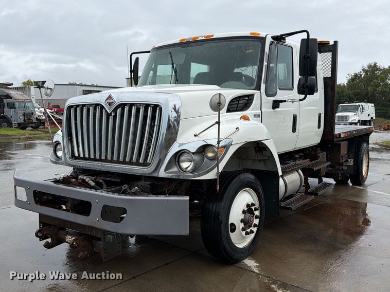 2012 International WorkStar 7300 Crew Cab flatbed truck - NF9536