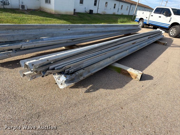 (15) 28' guard rails - EL1046