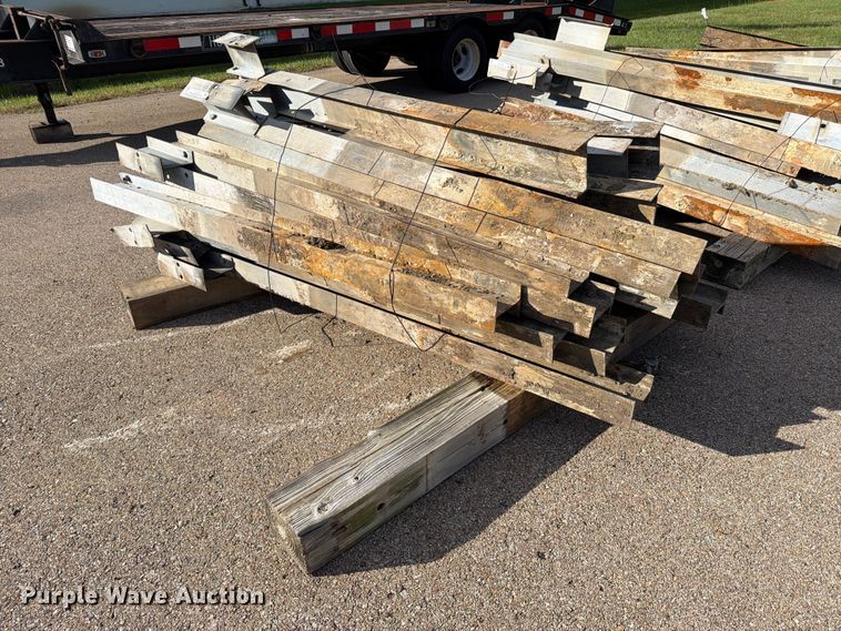 (25) guard rail posts - EL1047
