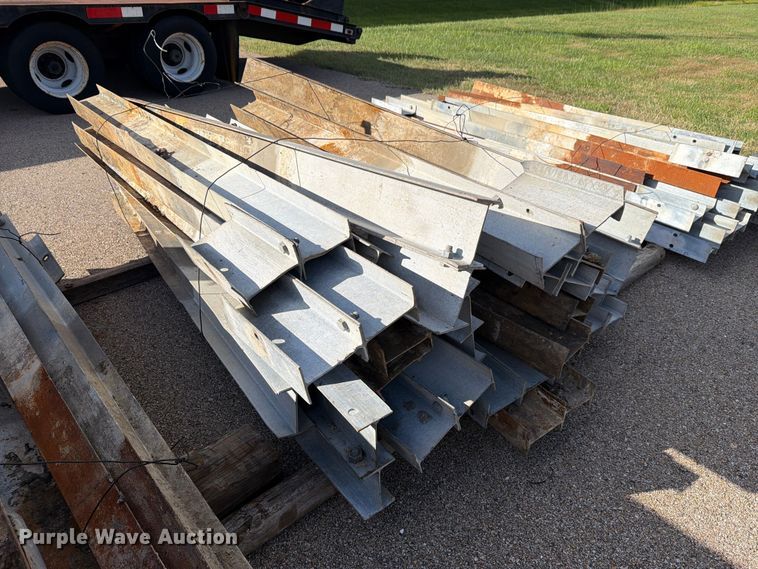 (25) guard rail posts - EL1049