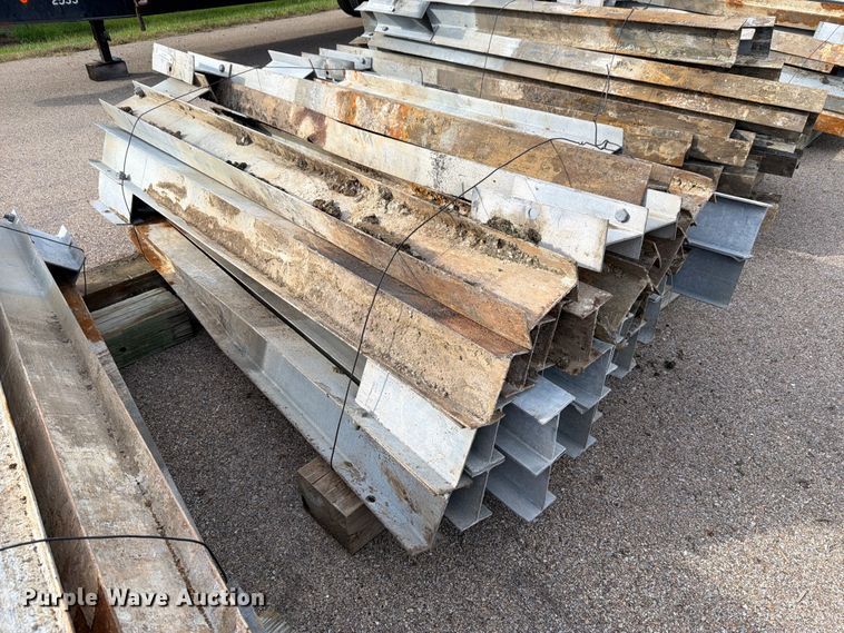 (25) guard rail posts - EL1051