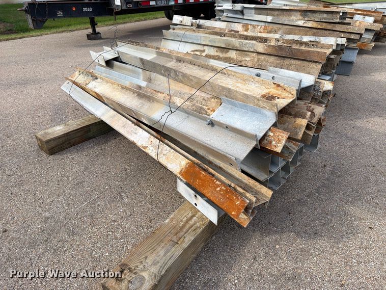 (25) guard rail posts - EL1052