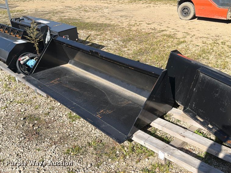Swict USA skid steer bucket - DV2089