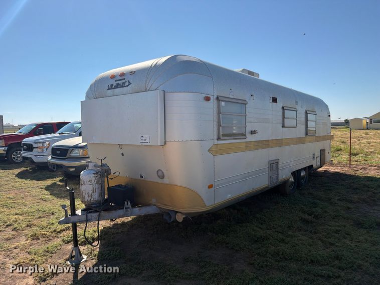 1970 Streamline Regency camper - DV8673