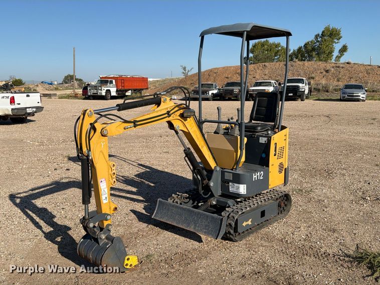 AGT industrial H12 mini excavator - DV8745