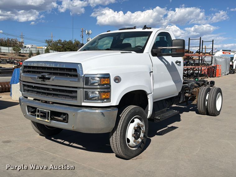 2019 Chevrolet Silverado 5500 truck cab and chassis - ED0071