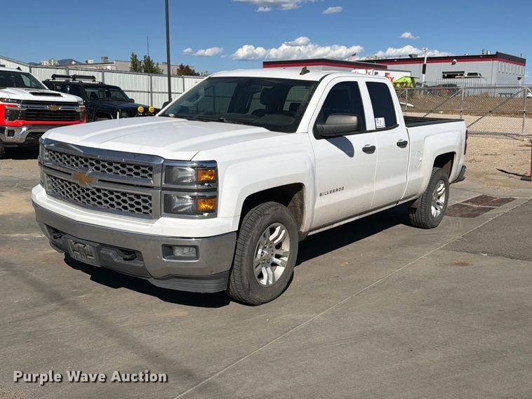 2014 Chevrolet Silverado 1500 Crew Cab pickup truck - ED0072