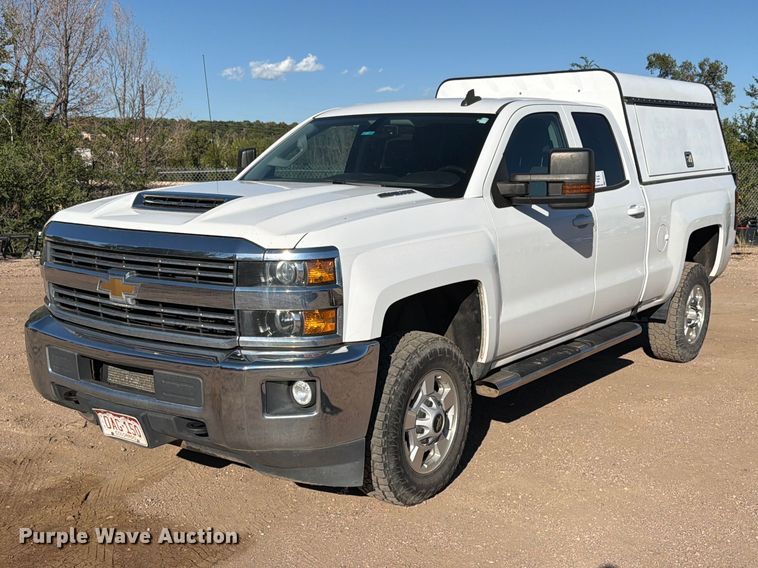 2017 Chevrolet Silverado 2500HD Ext. Cab pickup truck - ED0216