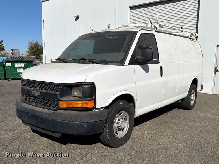 2014 Chevrolet Express 2500 van - EP3054