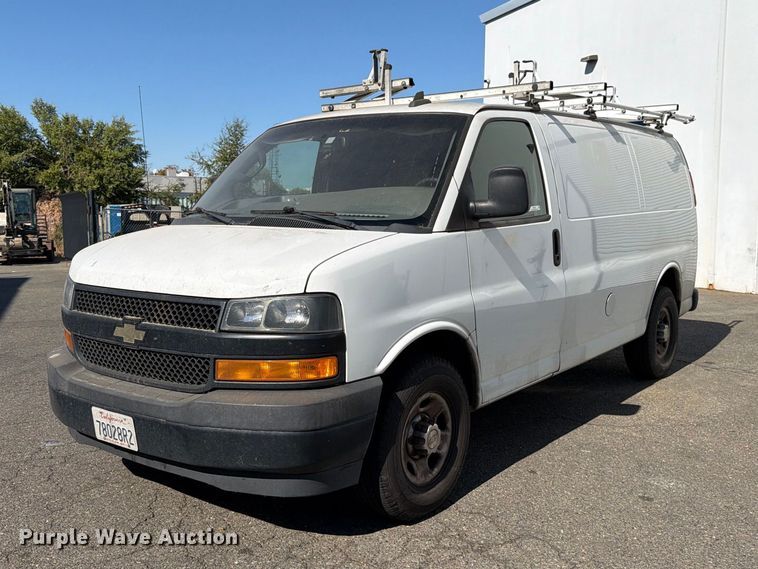 2019 Chevrolet Express 2500 van - EP3055
